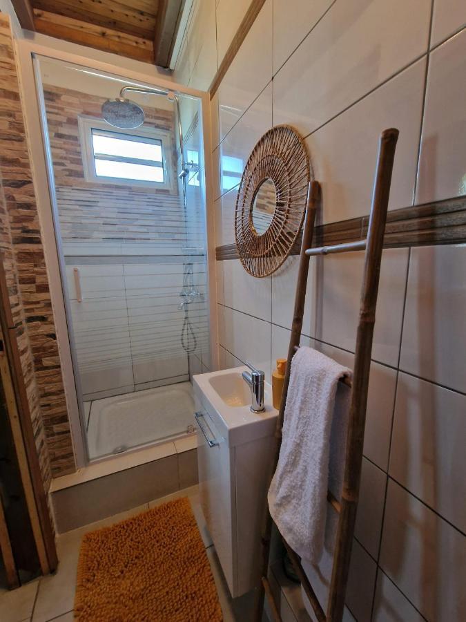 Le Cosy Bungalow De Lili / 5Min De L'Aeroport Les Abymes Kültér fotó